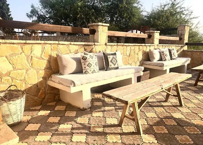 Elaion Mini بيت ضيافة نافبليو